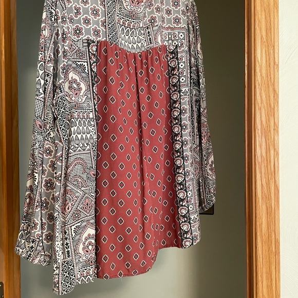 Tolani bohemian style peasant top with ties and tassels - Picture 3 of 6